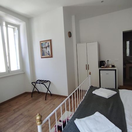 Papavero Rooms Пула Екстериор снимка