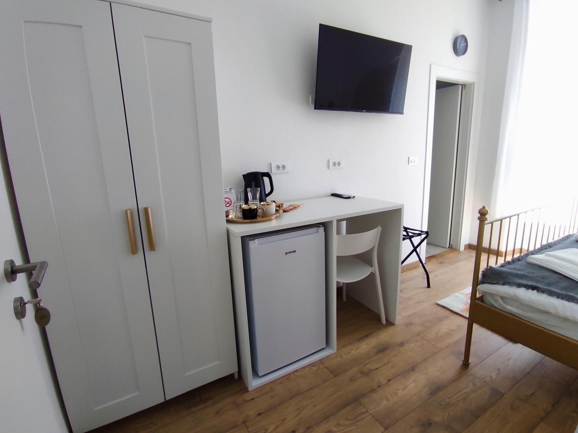 Papavero Rooms Пула Екстериор снимка